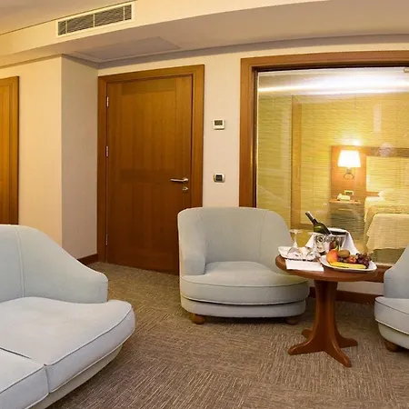 Innpera Hotel 4*