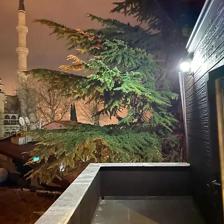Blue Ottoman * Istanbul