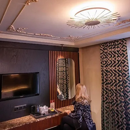 Tria Istanbul-special Category 4*