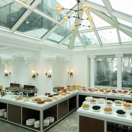 Nena Hotel 3*