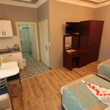 Aparthotel White Pearl 2*