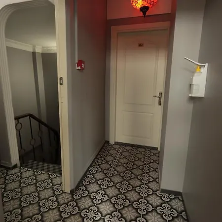 Aparthotel White Pearl 2*