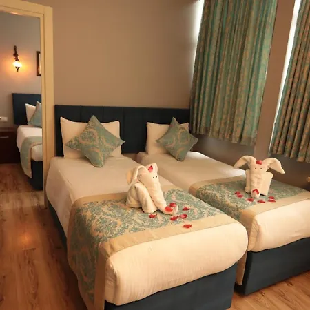 Aparthotel White Pearl 2*