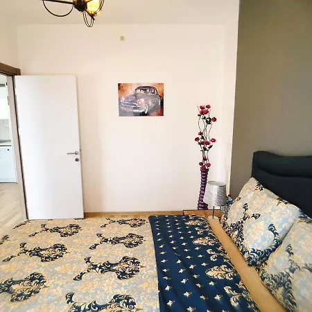 Apartment Alpha Home-aris