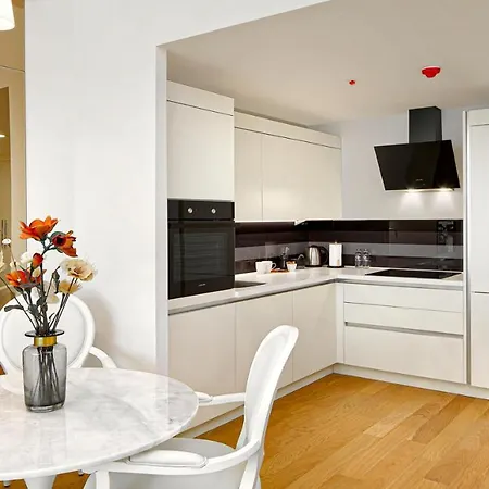 Apartment G Tower Furnished *