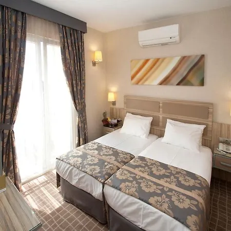 Hotel Nanda 4*