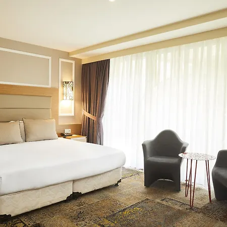 Hotel All Seasons