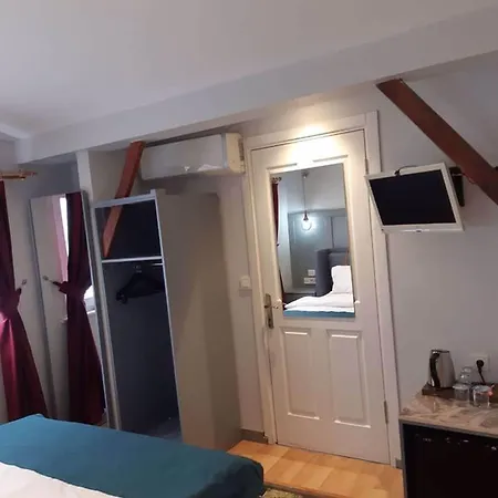 Corner Hot Hotel 3*