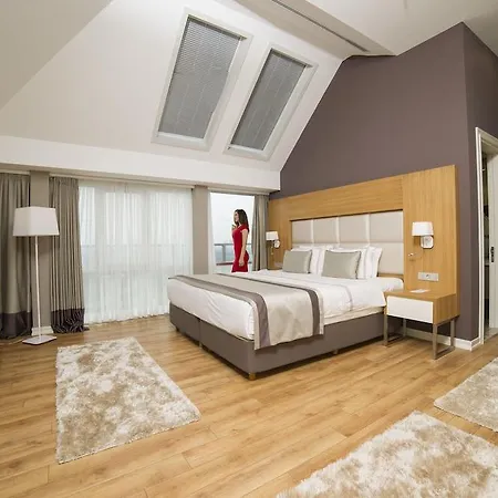 Radisson Residences Avrupa Tem Hotel Estambul
