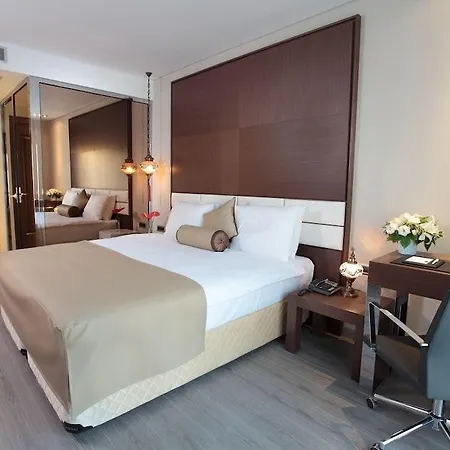 Dora Hotel 4*
