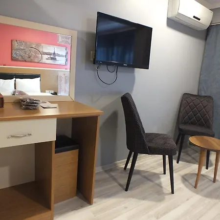 Hotel Naila 2*