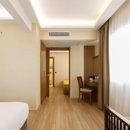 Lalahan Hotel 4*