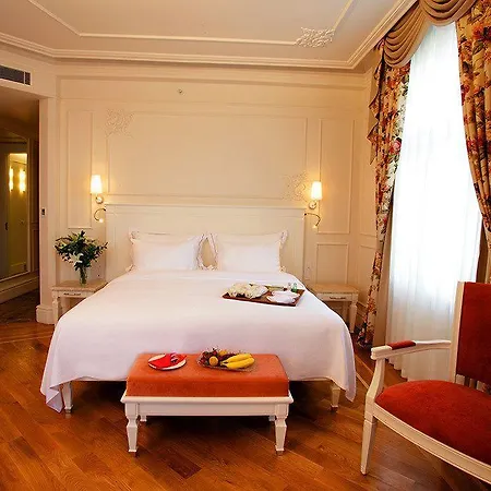 Corinne Art & Boutique Hotel