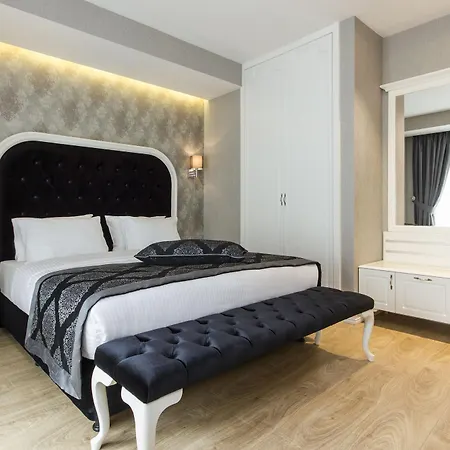 Hotel Dencity & 4*