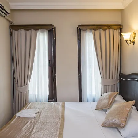 Naz Wooden House 3* Стамбул