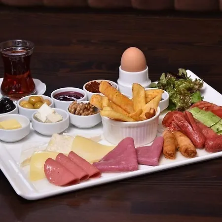 Rotana Hotel 5*