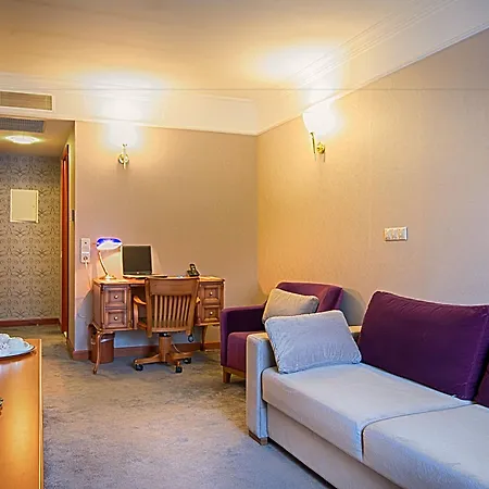 Dila Hotel 4*