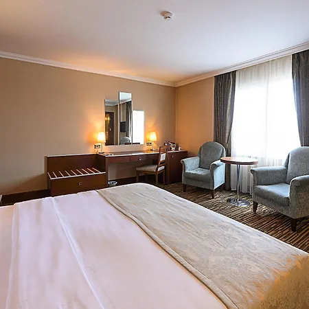 Dream Hill Business Deluxe Asia Hotel 4*