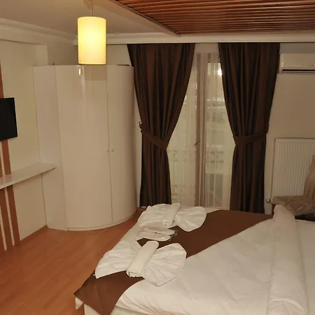 Aparthotel Pera 26 5*