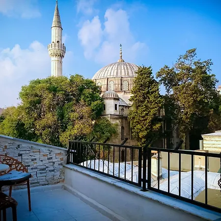 Miss Royal & Estambul