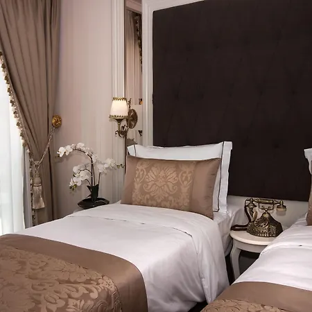 Town Hotel 3*