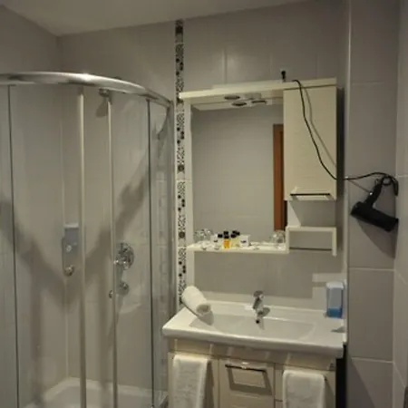 Retropera Hotell