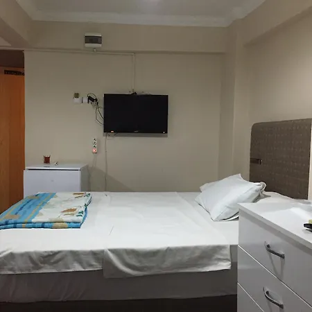 Otel Paris &