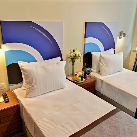 All Inn Hotel