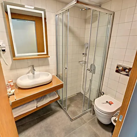 All Inn Hotel Hotel