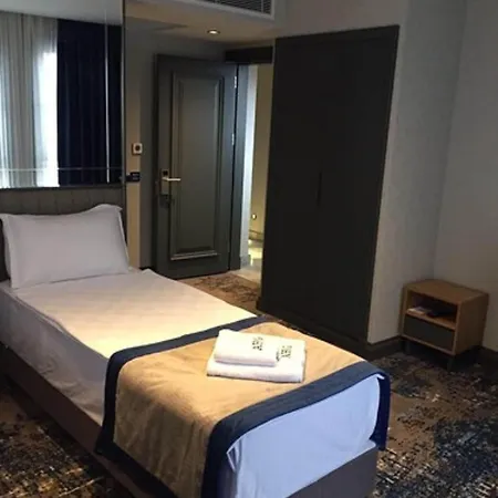 Отель Taksim Pera Orient 4*