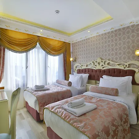 Hotel Nayla Palace