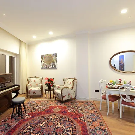 Aparthotel Lir Long 3*