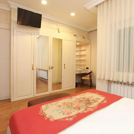 Lir Long Aparthotel