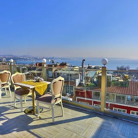Nayla Palace Hotel