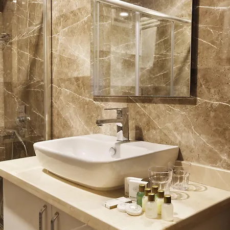 Hotell The White Orient 4*