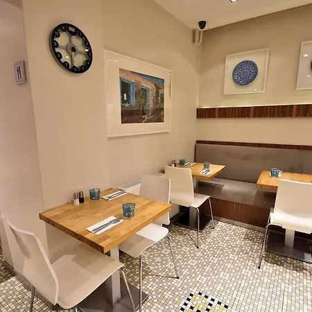 Elanaz Hotel