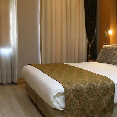 Hotel Emerald
