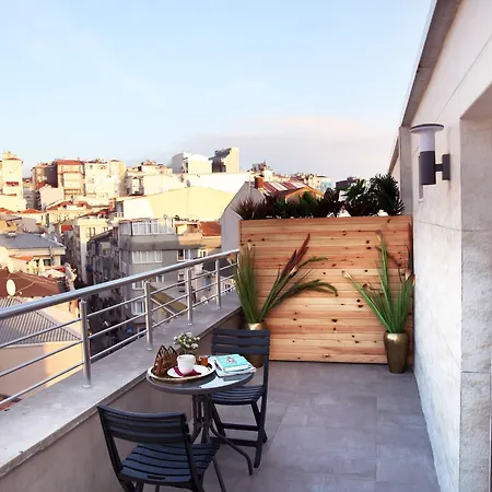 Hotel The Fox 4*