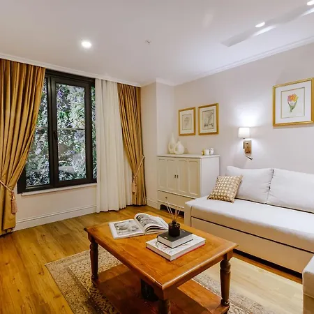 Delita Hotel 4*