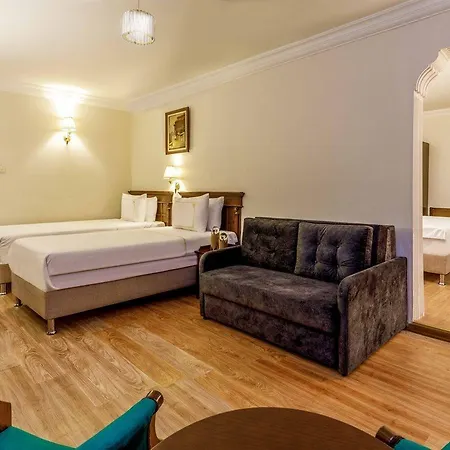 Golden Crown Hotel 3*