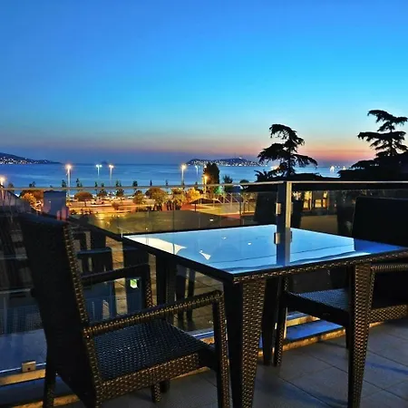 Szálloda Island 2*
