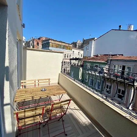 Kaya Est 1985 * Estambul
