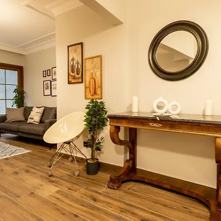 Spacious And Comfy 2br In The Heart Of Cihangir * Estambul