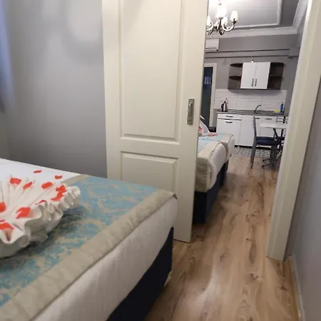 Aparthotel White Pearl 2*