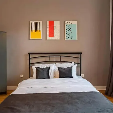 Renovated Art Deco Charm In The Heart Of Nisantasi Apartmán