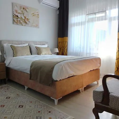 Golden Life Aparthotel