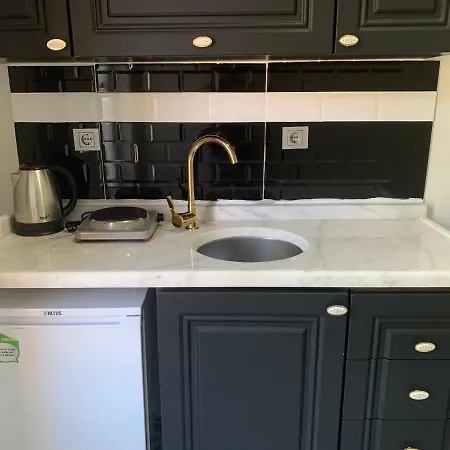 Apartment Nearby Taksim Spacious Flat With Duble Bed Istanbul
