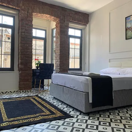 Apartment Nearby Taksim Spacious Flat With Duble Bed Istanbul
