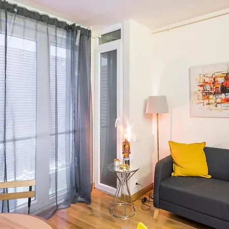 Apartment Elegant 2 Bedroom Duplex House With Garden In Cihangir