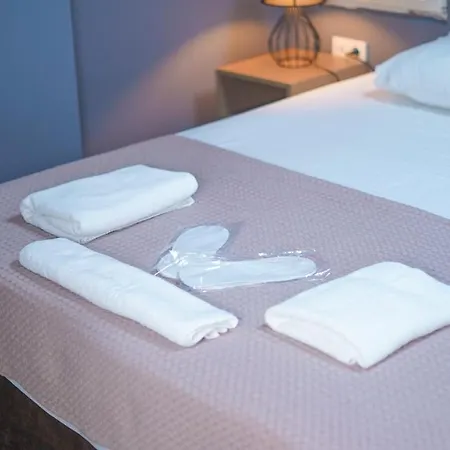 Luka Hotel *